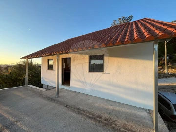 Moradia T3 para Venda em Fornos de Maceira Dão