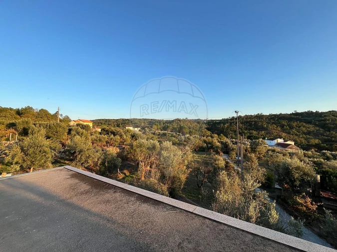 Moradia T3 para Venda em Fornos de Maceira Dão Foto 3