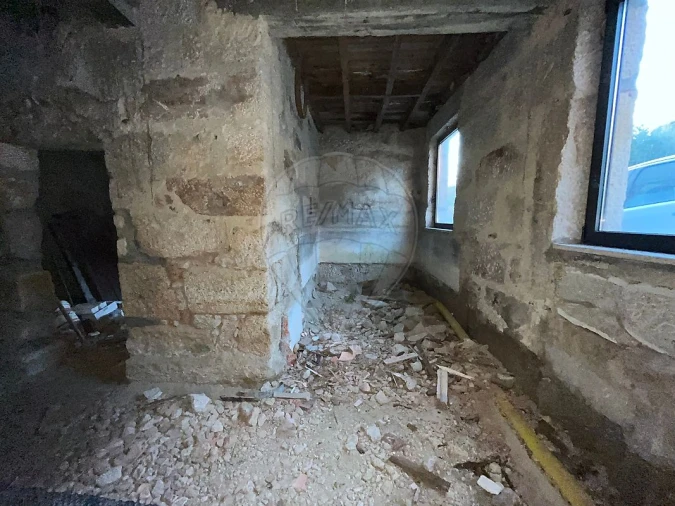 Moradia T3 para Venda em Fornos de Maceira Dão Foto 16