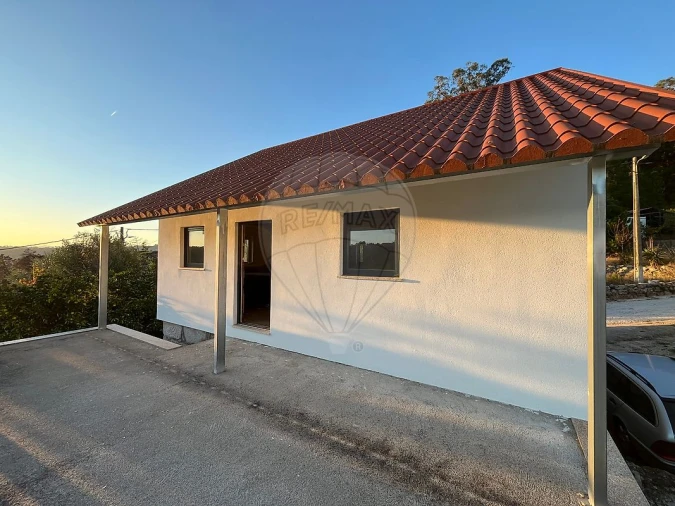 Moradia T3 para Venda em Fornos de Maceira Dão Foto 2