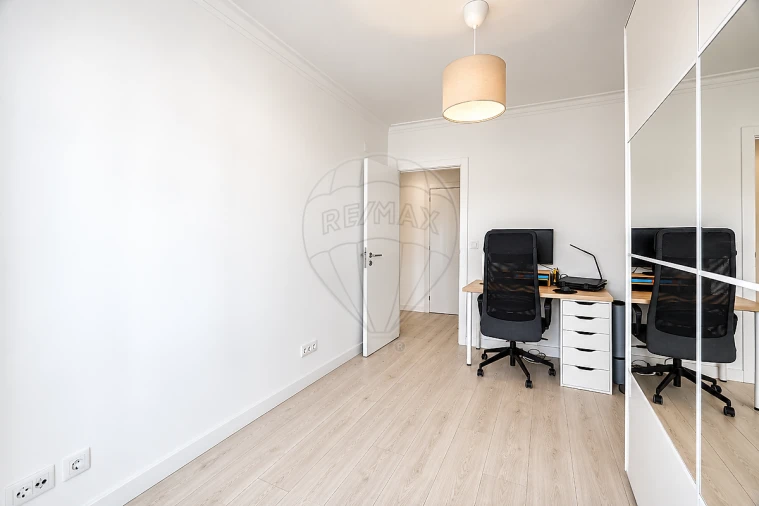 Apartamento T2 para Venda em Póvoa de Santa Iria e Forte da Casa Foto 11