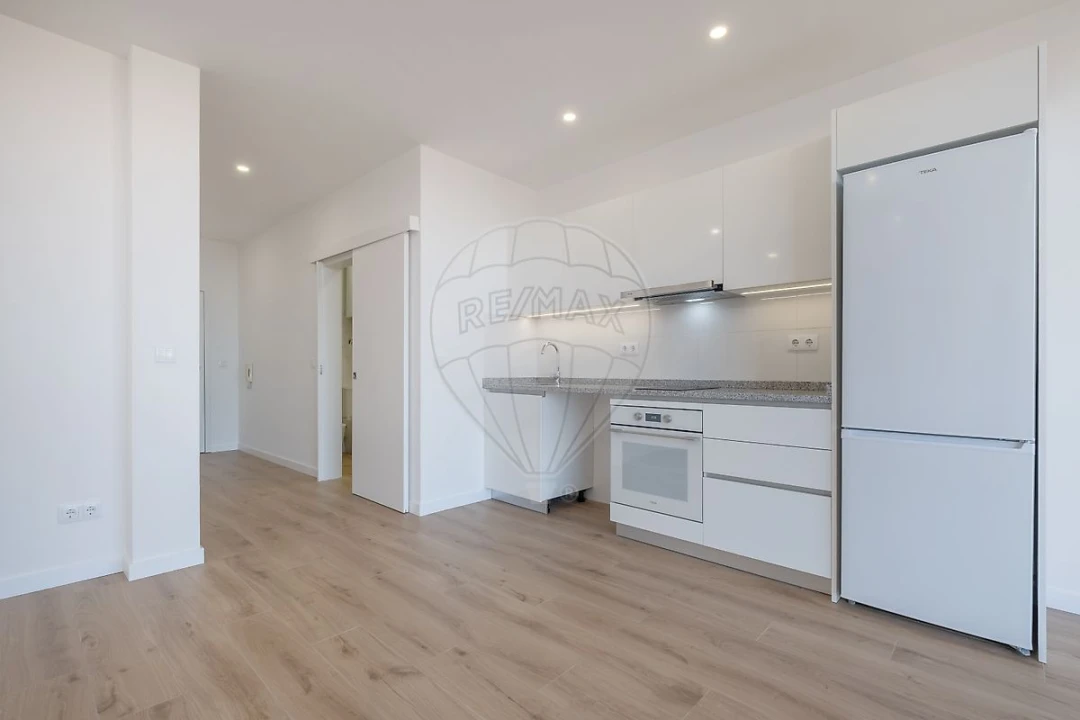 Apartamento T0 para Venda em Mafamude e Vilar do Paraíso Foto 10