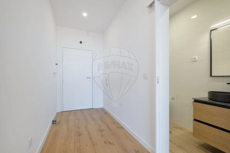 Apartamento T0 para Venda em Mafamude e Vilar do Paraíso Foto 5
