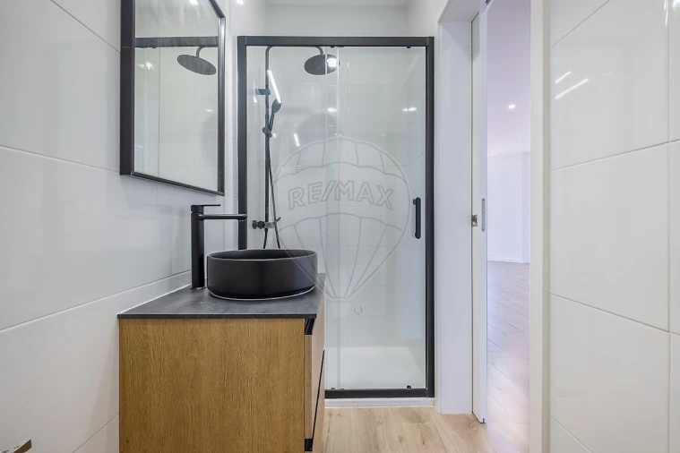 Apartamento T0 para Venda em Mafamude e Vilar do Paraíso Foto 9