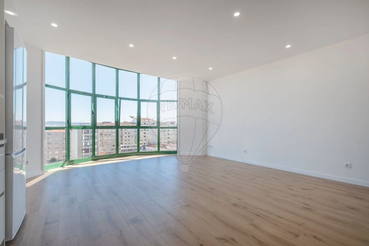 Apartamento T0 para Venda em Mafamude e Vilar do Paraíso Foto 13