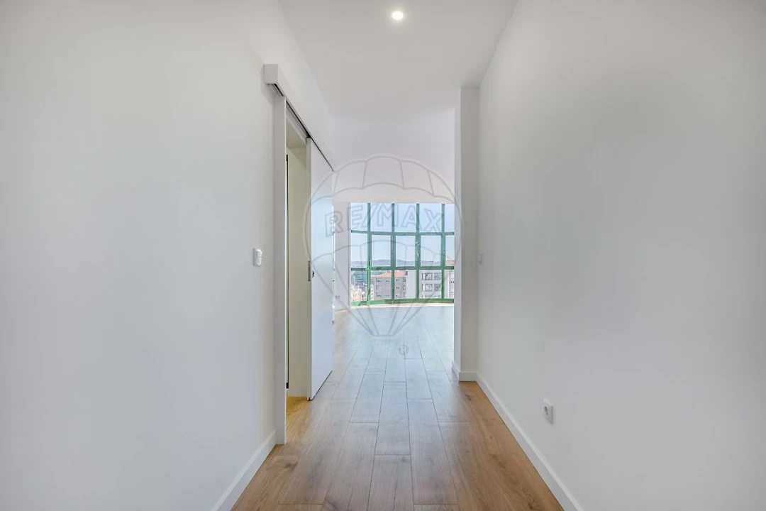 Apartamento T0 para Venda em Mafamude e Vilar do Paraíso Foto 4