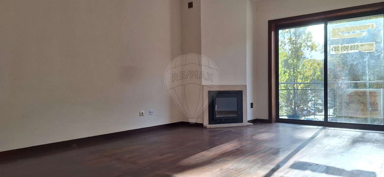 Apartamento T2 para Venda em Valongo Foto 4