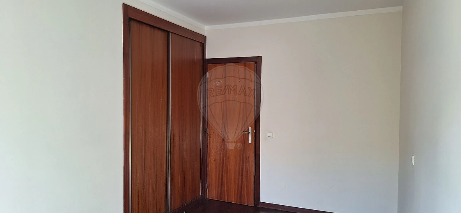 Apartamento T2 para Venda em Valongo Foto 7