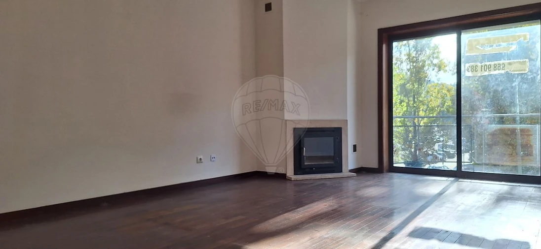 Apartamento T2 para Venda em Valongo Foto 4