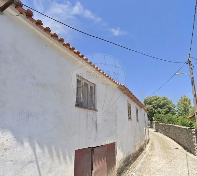 Moradia T3 para Venda em Zambujal Foto 1