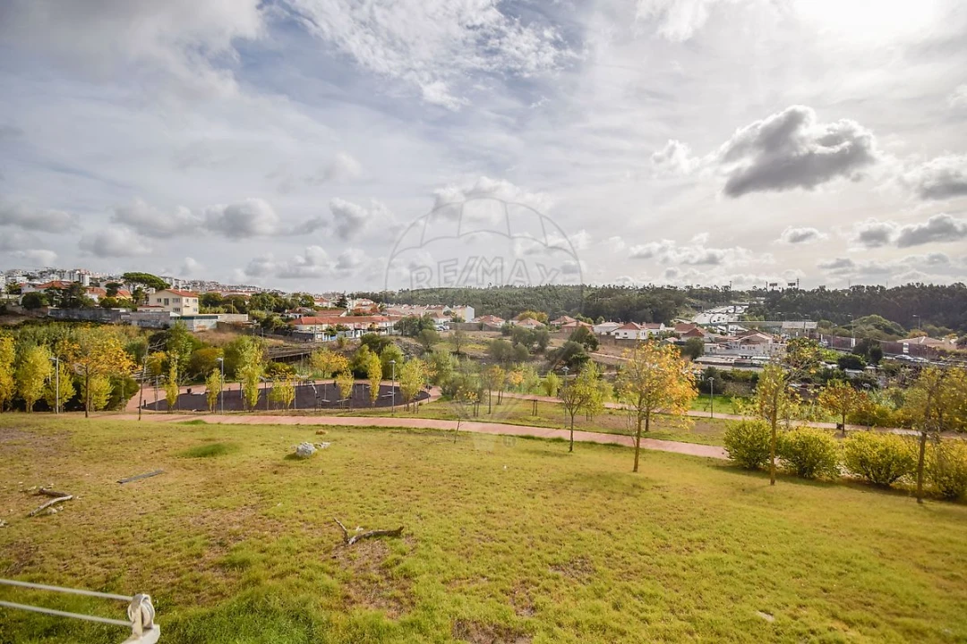 Apartamento T2 para Venda em Rio de Mouro Foto 13