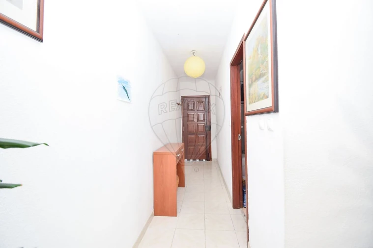 Apartamento T2 para Venda em Rio de Mouro Foto 10