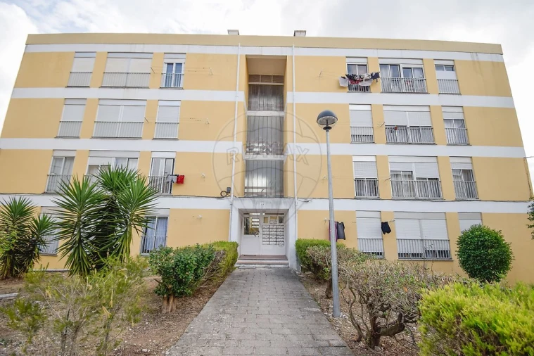 Apartamento T2 para Venda em Rio de Mouro Foto 23