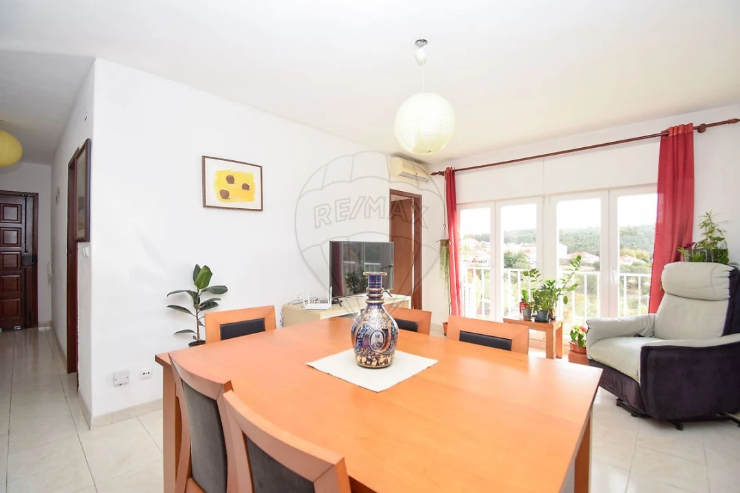 Apartamento T2 para Venda em Rio de Mouro Foto 12