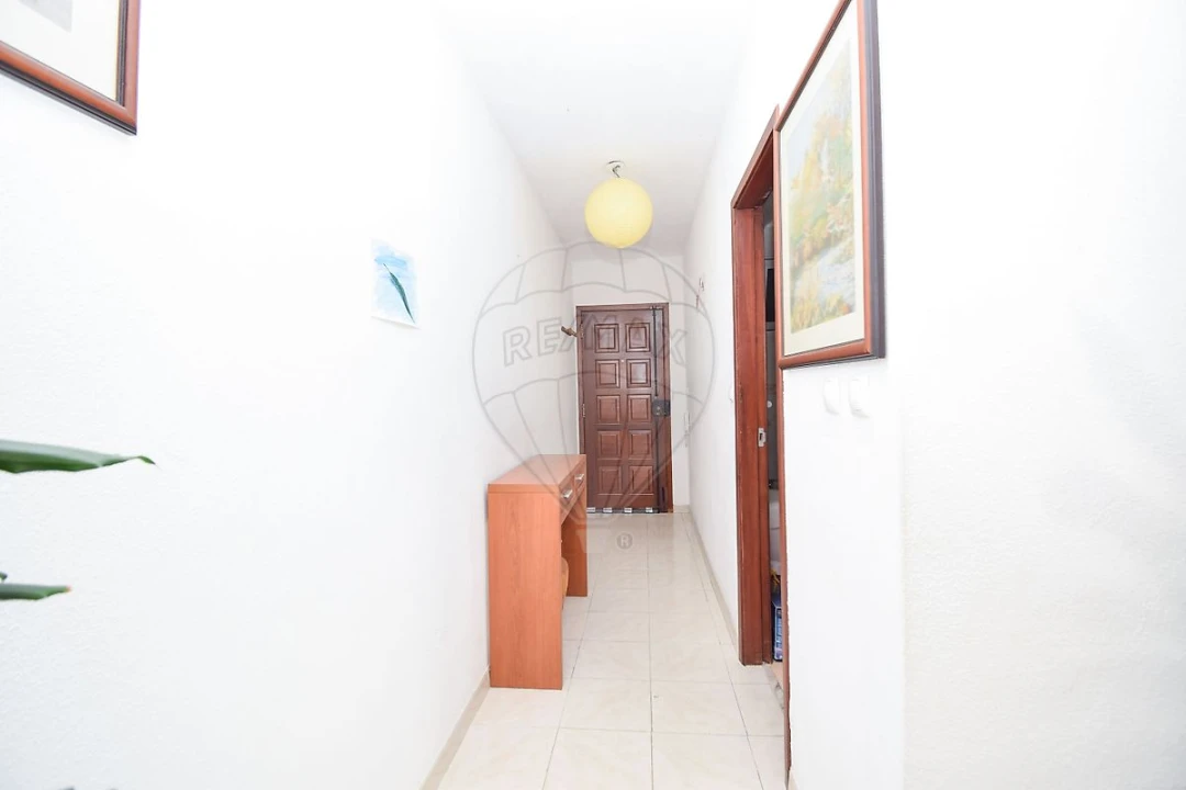 Apartamento T2 para Venda em Rio de Mouro Foto 10