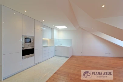 Apartamento T1 para Arrendamento em Santa Maria Maior e Monserrate e Meadela