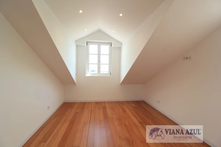 Apartamento T1 para Arrendamento em Santa Maria Maior e Monserrate e Meadela Foto 6