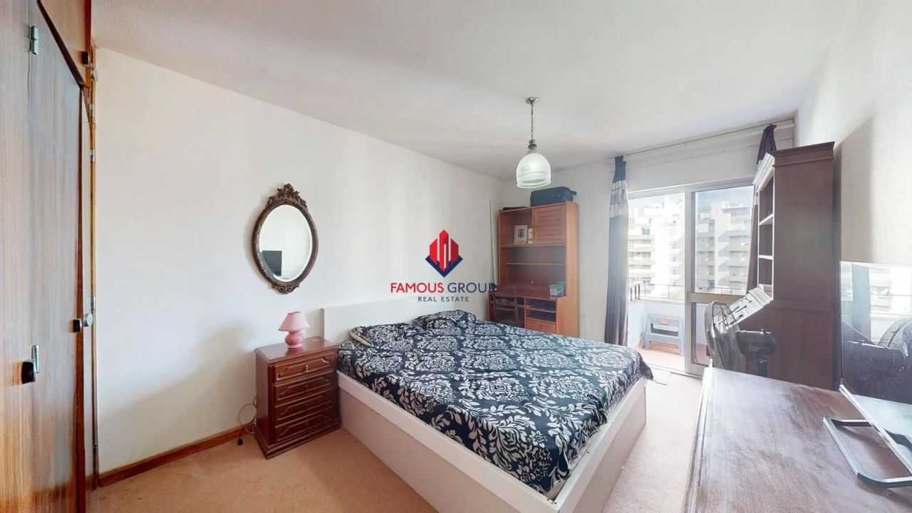 Apartamento T2 para Venda em Portimão Foto 16