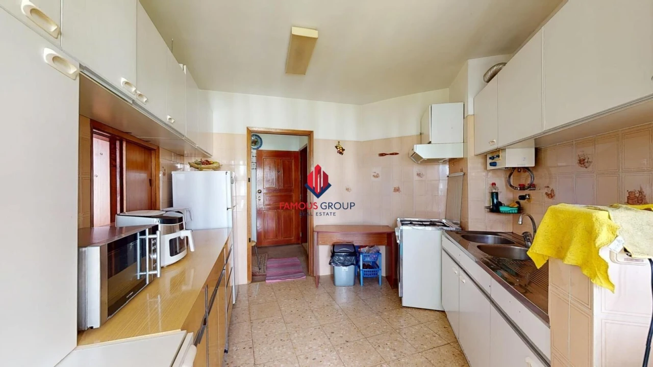 Apartamento T2 para Venda em Portimão Foto 4