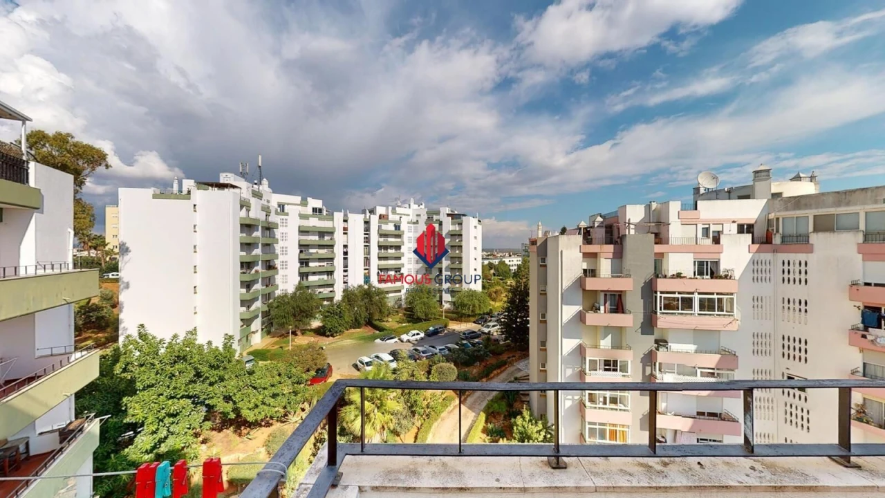 Apartamento T2 para Venda em Portimão Foto 6