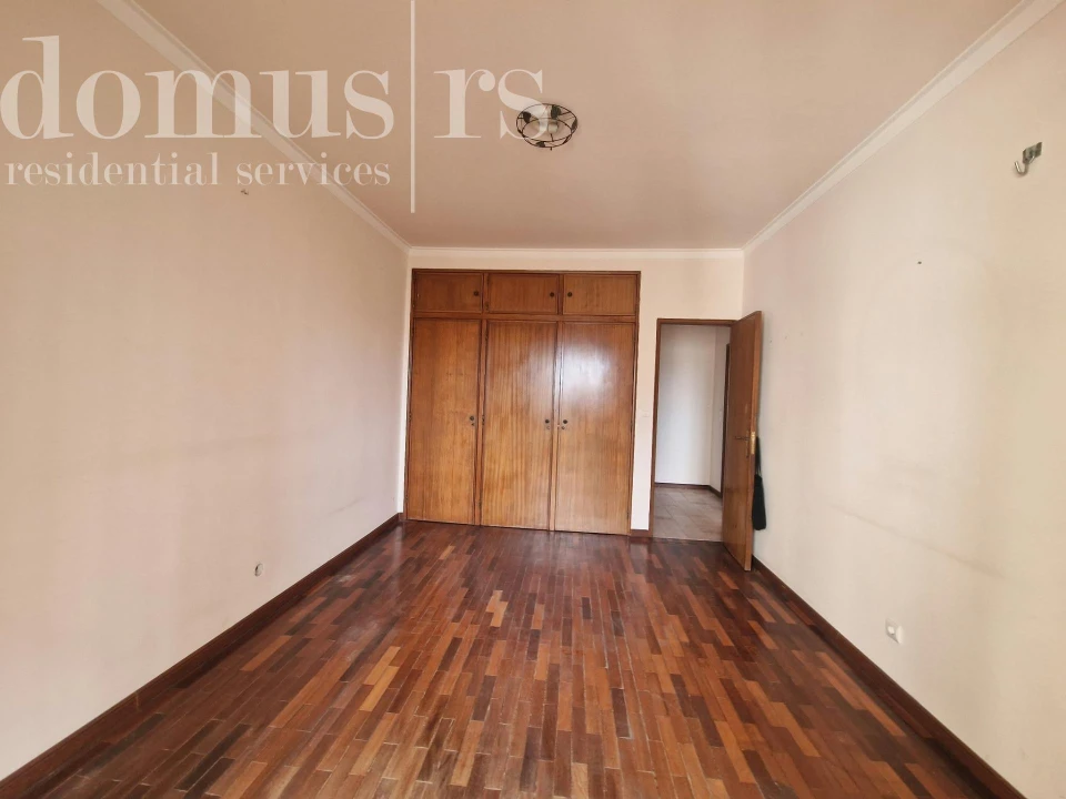 Apartamento T2 para Venda em Pontinha e Famões Foto 12