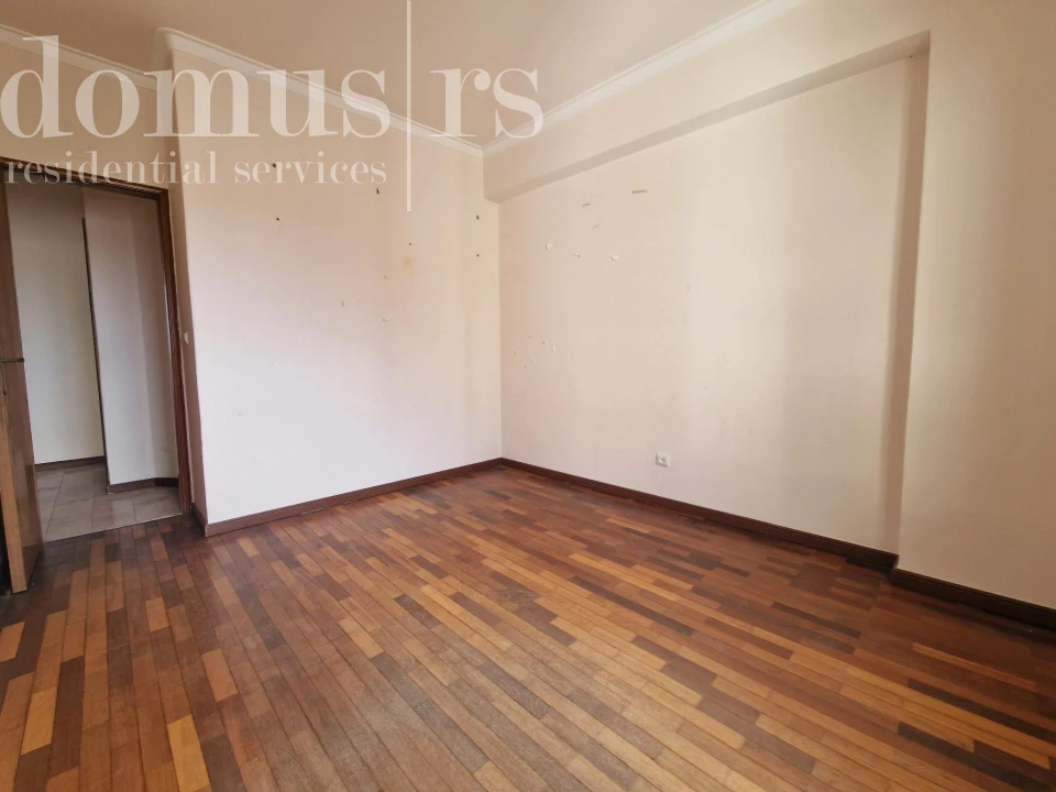 Apartamento T2 para Venda em Pontinha e Famões Foto 18