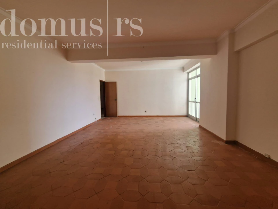 Apartamento T2 para Venda em Pontinha e Famões Foto 4