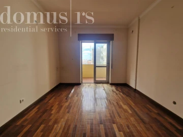 Apartamento T2 para Venda em Pontinha e Famões