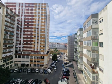 Apartamento T2 para Venda em Pontinha e Famões