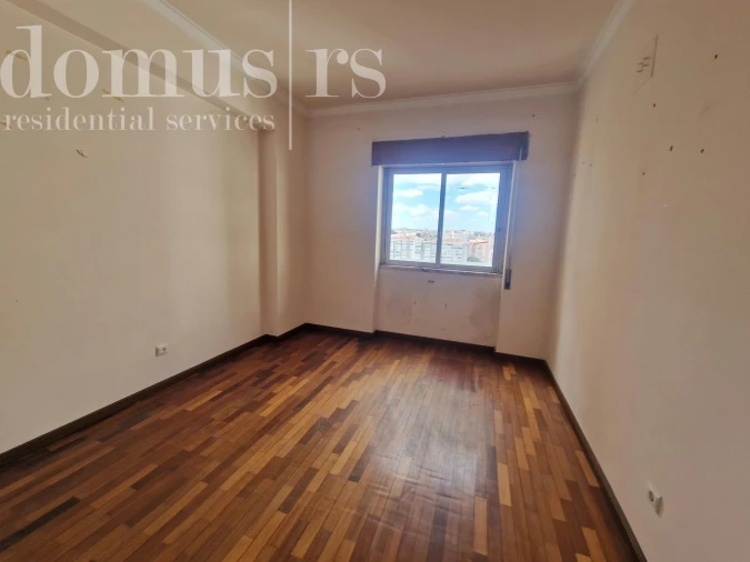 Apartamento T2 para Venda em Pontinha e Famões Foto 17