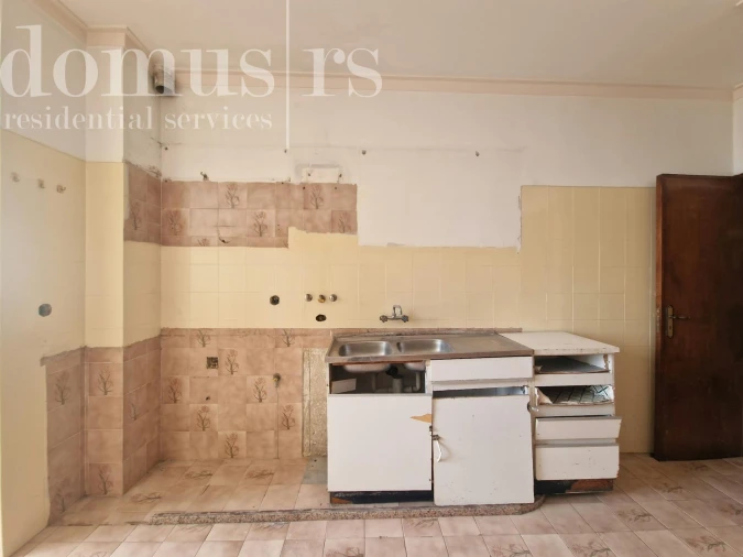 Apartamento T2 para Venda em Pontinha e Famões Foto 7