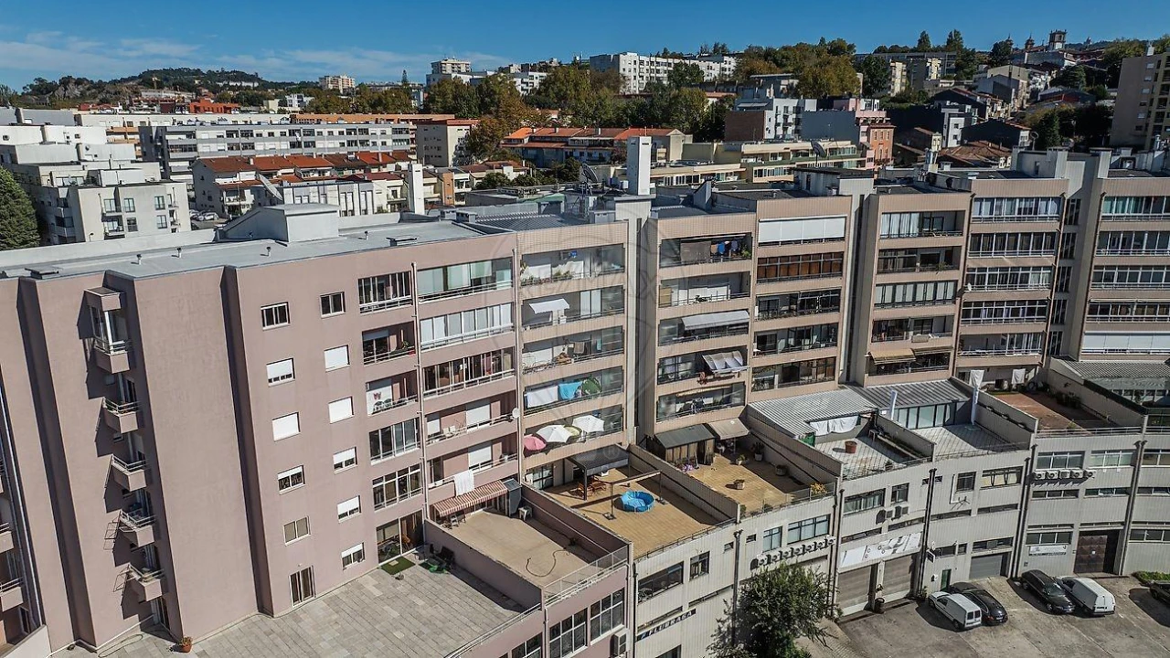 Apartamento T3 para Venda em Braga (Maximinos, Sé e Cividade) Foto 25
