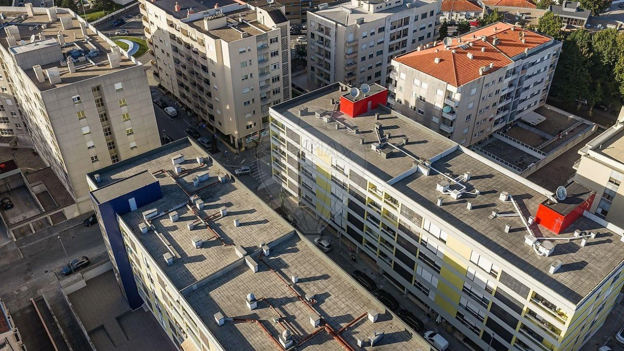 Apartamento T2 para Venda em Cidade da Maia Foto 12