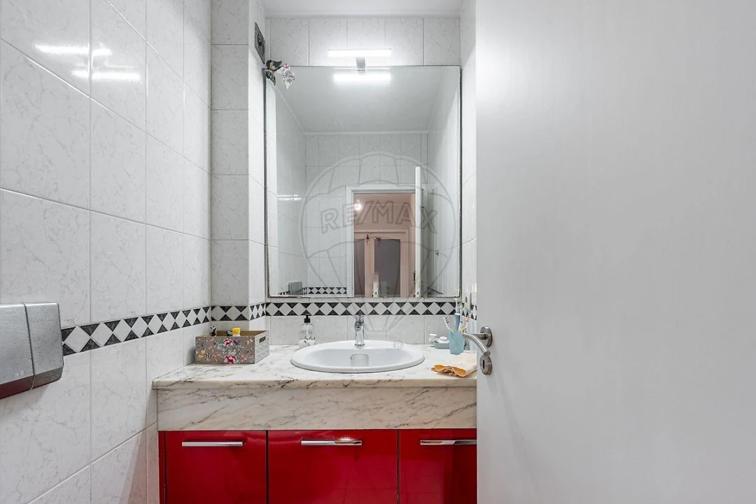Apartamento T2 para Venda em Cidade da Maia Foto 21