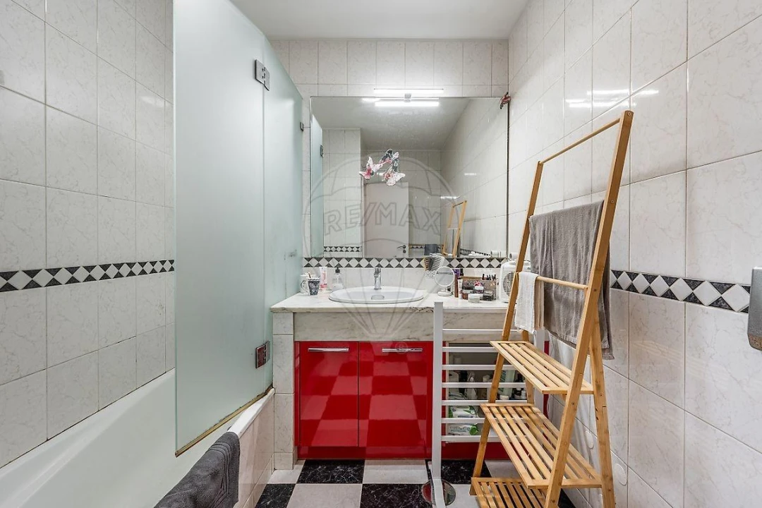 Apartamento T2 para Venda em Cidade da Maia Foto 27