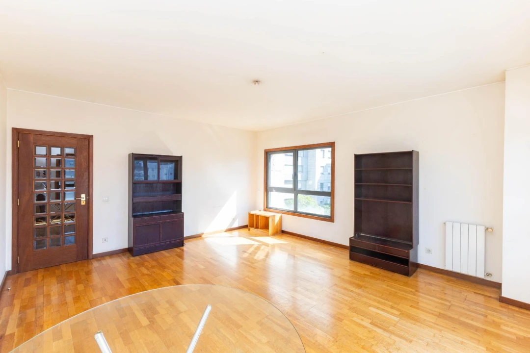 Apartamento T1 para Venda em Lordelo do Ouro e Massarelos Foto 12