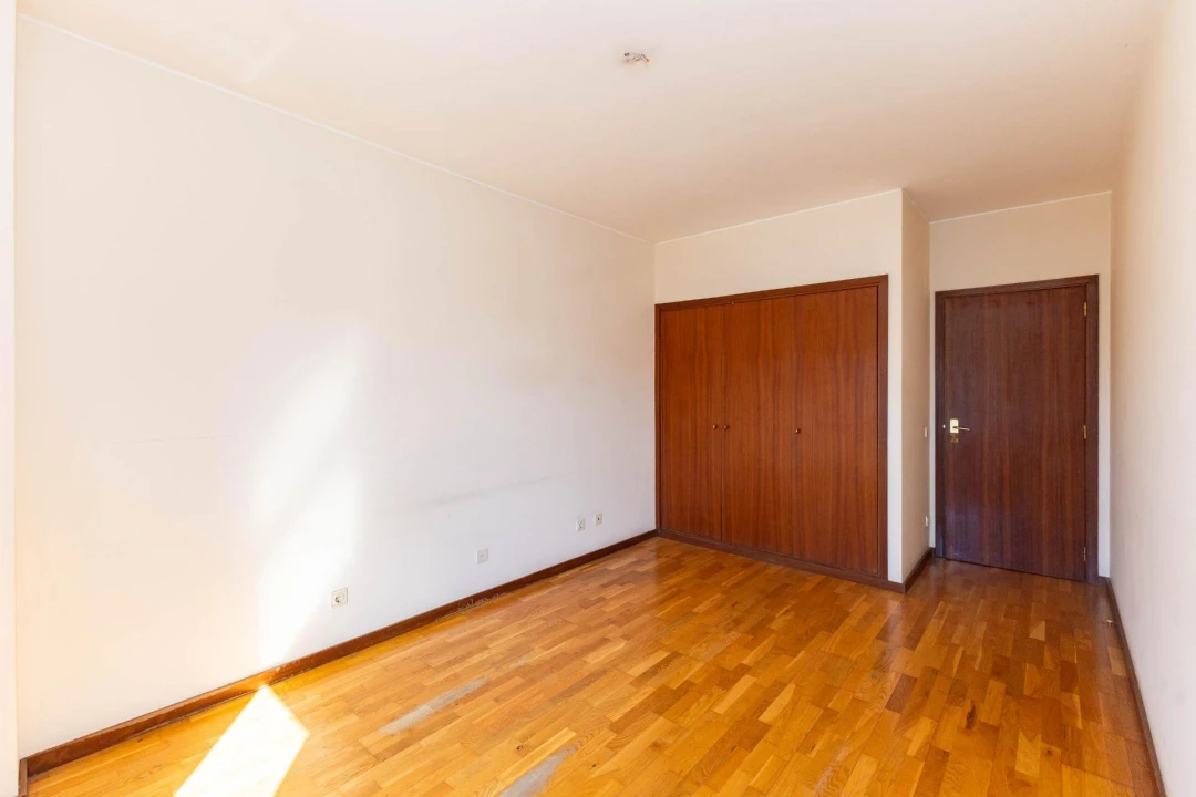 Apartamento T1 para Venda em Lordelo do Ouro e Massarelos Foto 21