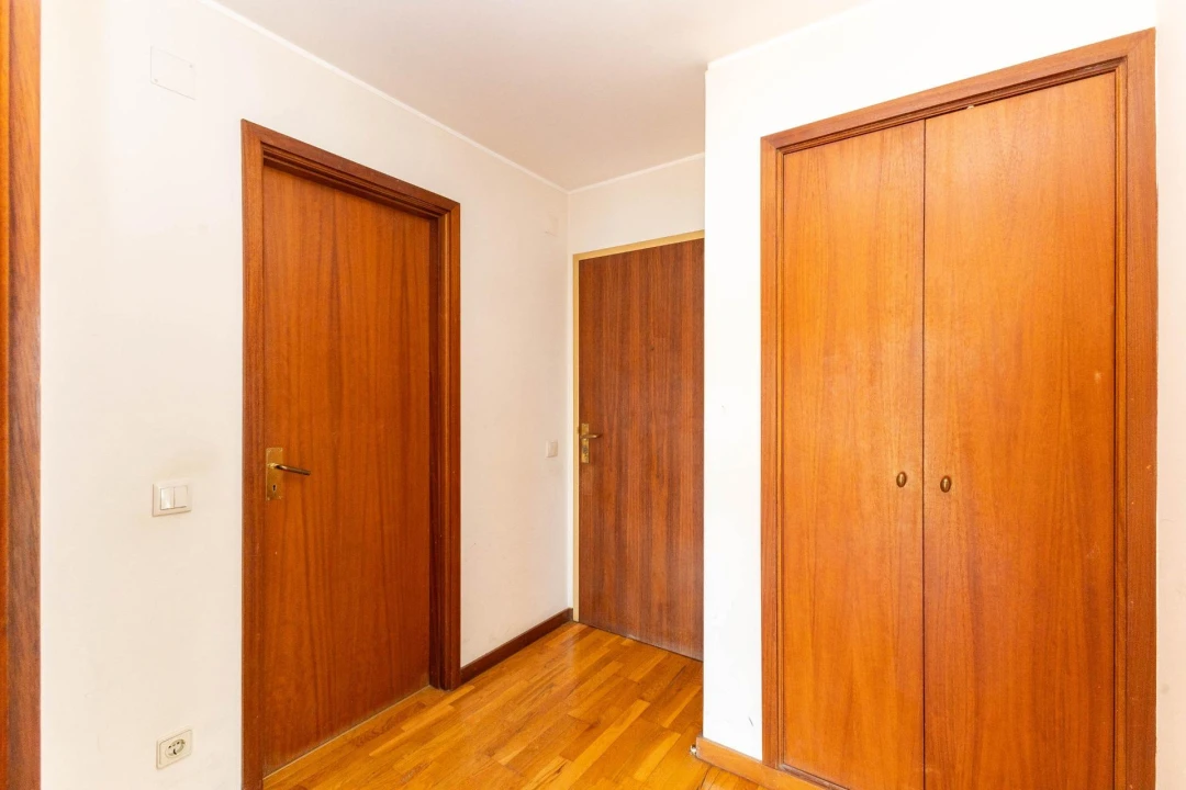 Apartamento T1 para Venda em Lordelo do Ouro e Massarelos Foto 5