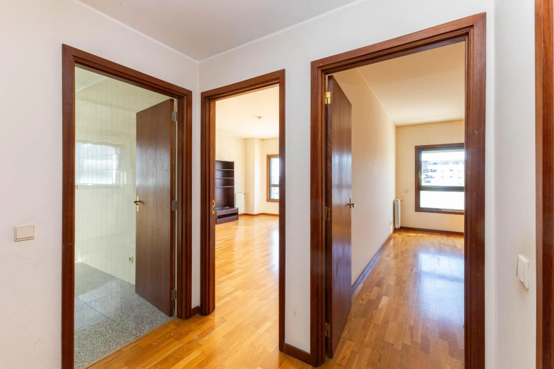 Apartamento T1 para Venda em Lordelo do Ouro e Massarelos Foto 6