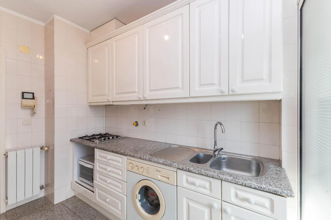 Apartamento T1 para Venda em Lordelo do Ouro e Massarelos Foto 8