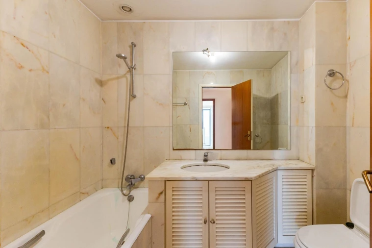 Apartamento T1 para Venda em Lordelo do Ouro e Massarelos Foto 17