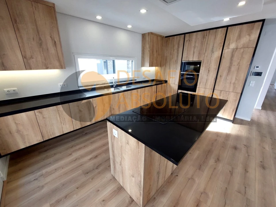 Moradia T3 para Venda em Fernao Ferro Foto 4