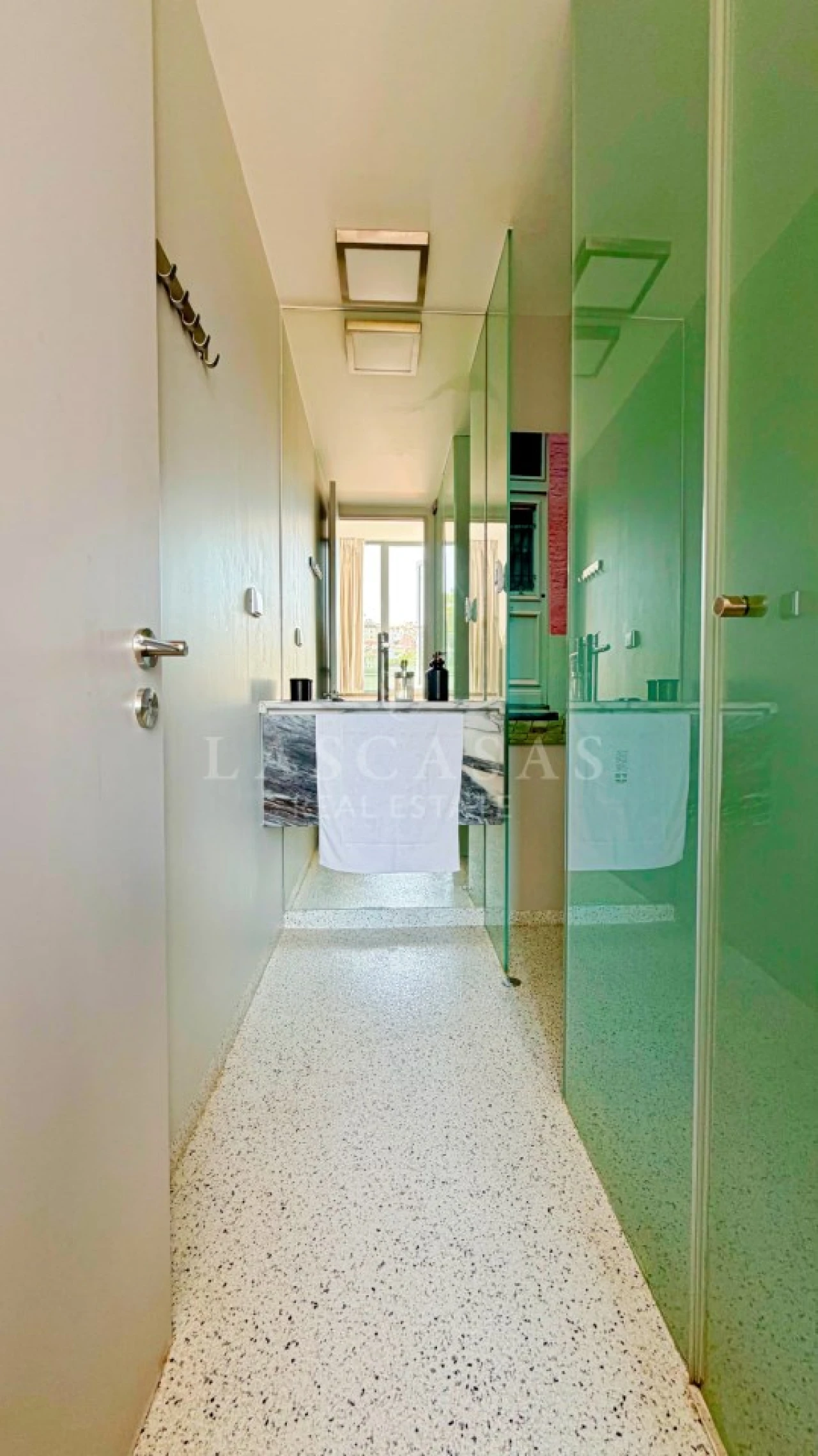 Apartamento T1 para Venda em Santo António Foto 23