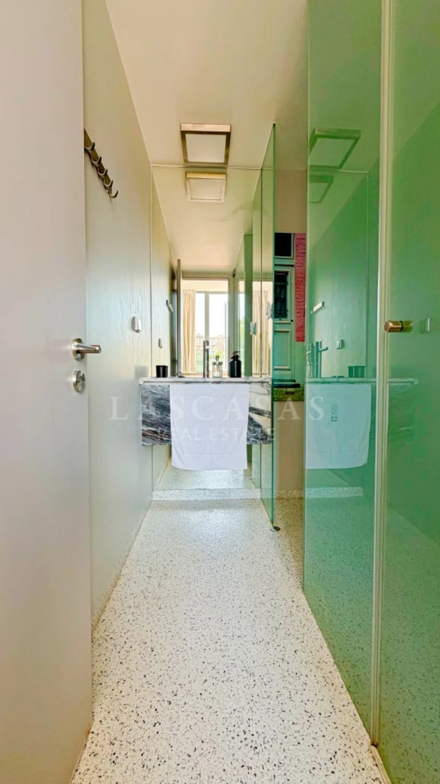 Apartamento T1 para Venda em Santo António Foto 23