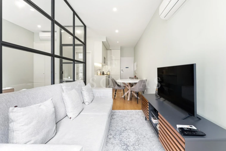Apartamento T1 para Venda em Cedofeita, Santo Ildefonso, Sé, Miragaia, São Nicolau e Vitória Foto 3