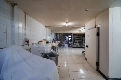 Loja para Venda em Cristelos, Boim e Ordem