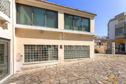 Prédio para Venda em Oeiras e São Julião da Barra, Paço de Arcos e Caxias