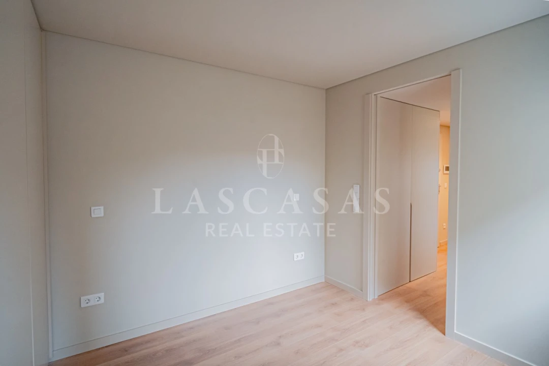 Apartamento T1 para Venda em Cedofeita, Santo Ildefonso, Sé, Miragaia, São Nicolau e Vitória Foto 30