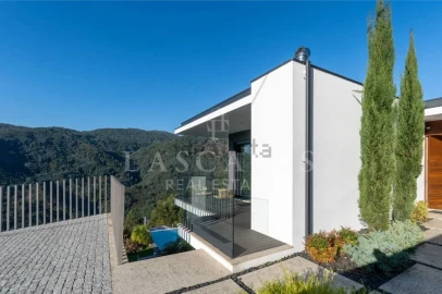 Moradia T4 para Venda em Louredo