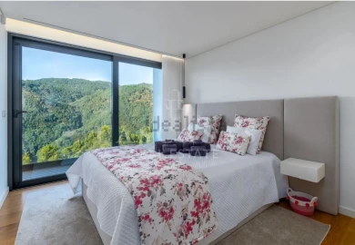 Moradia T4 para Venda em Louredo